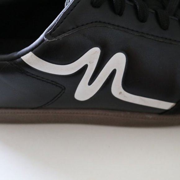 KEEPING Boys Indoor Soccer Shoes – Black Leather size 4Y - Picture 6 of 14